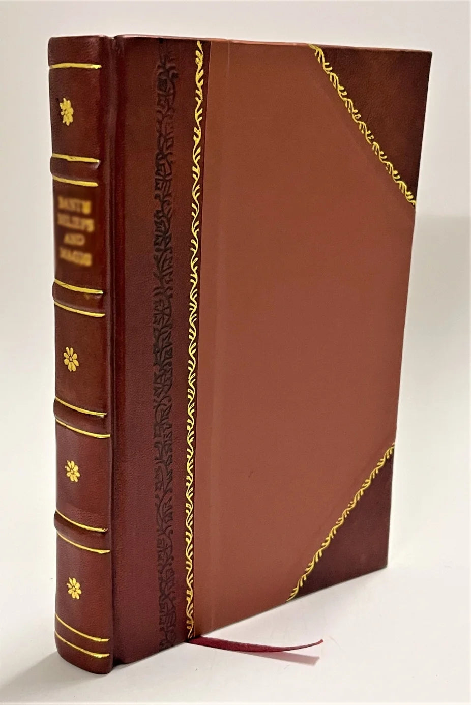 The three famous voyages of Captain James Cook round the world R9670
