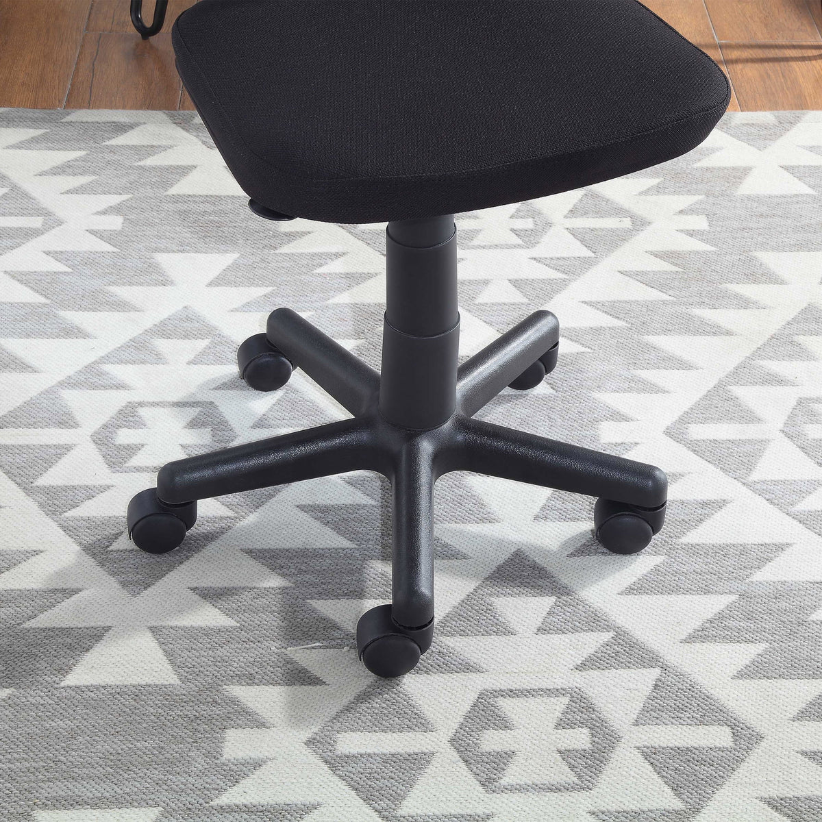 Mesh Task Chair with Padded Seat G219