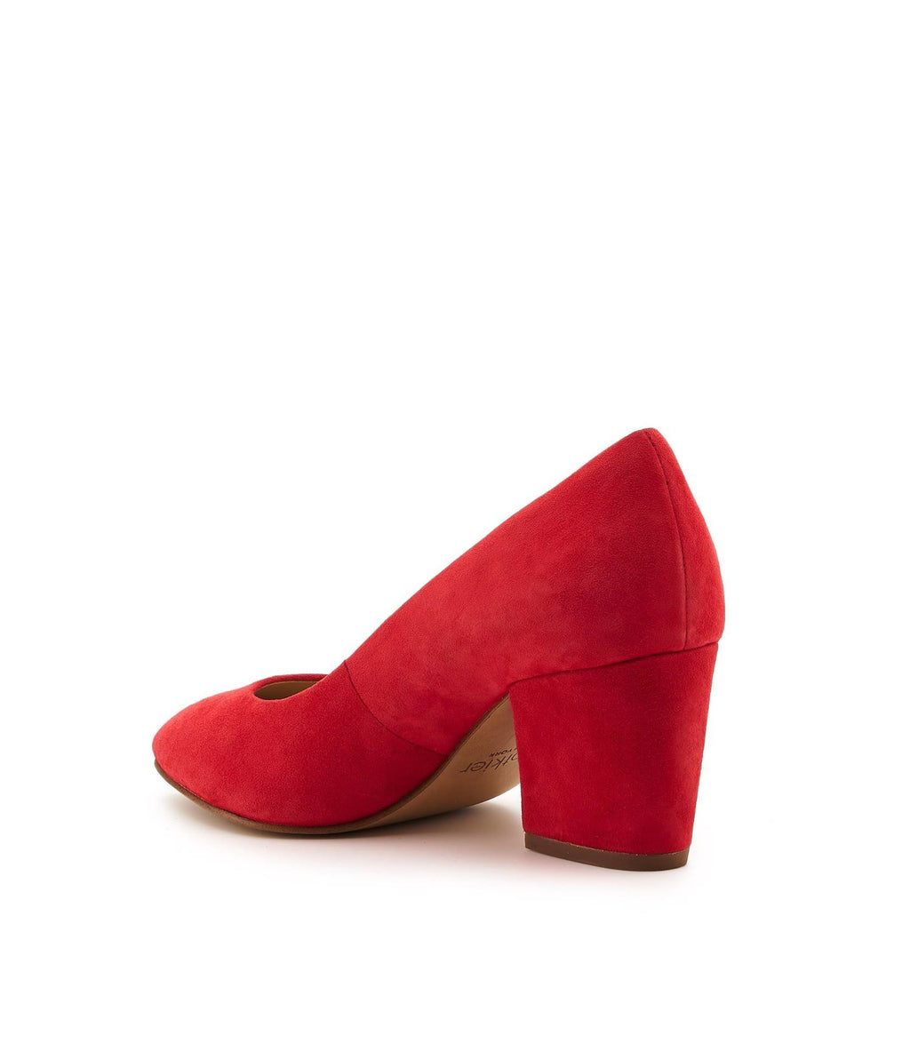 Black Patent Stella Pump B777