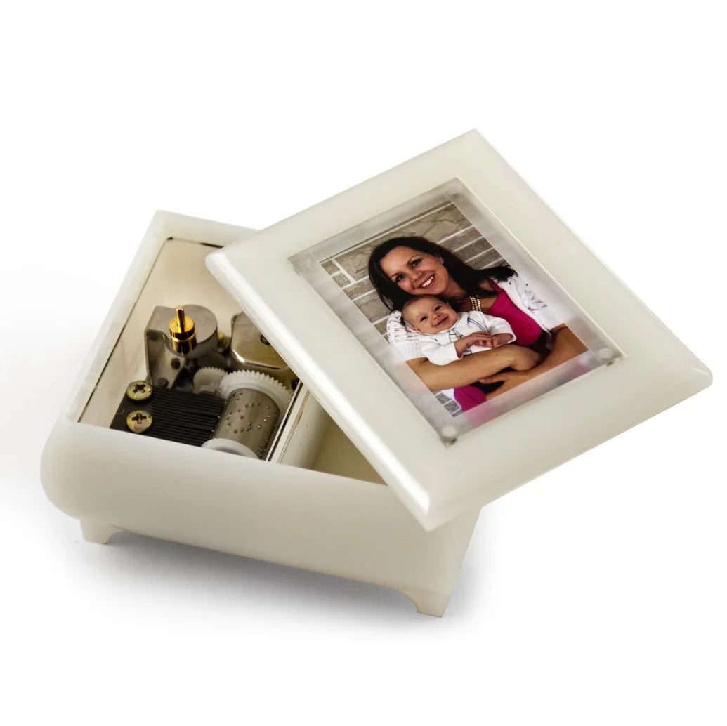 Pearl Photo Frame Music Box Z55116