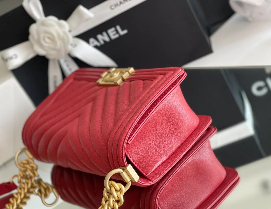 Red Medium Handbag I80386