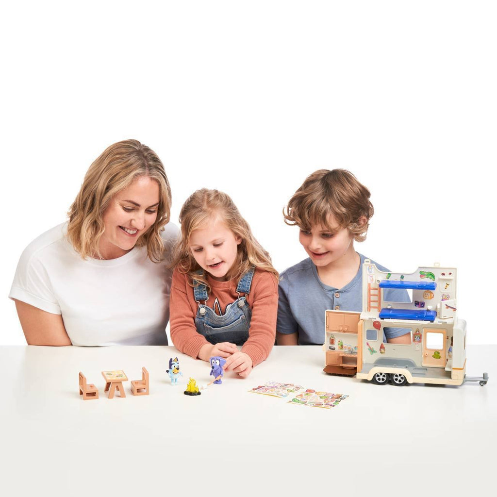 Bluey & Jean Luc Caravan Adventures Playset E107