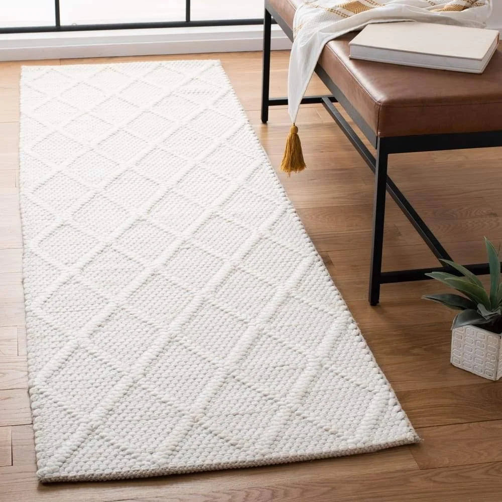 Ivory Runner K10320