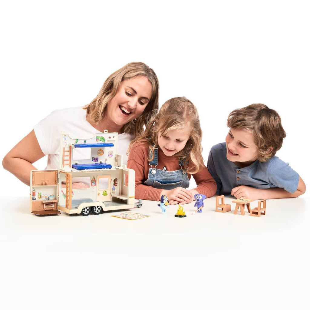 Bluey & Jean Luc Caravan Adventures Playset E107