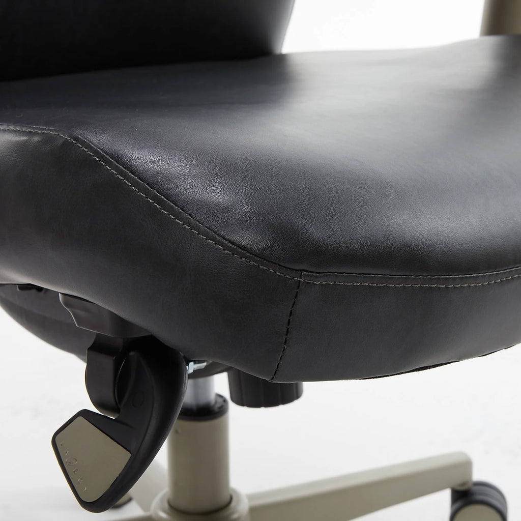 Black Faux Leather Ergonomic Swivel Executive Chair Q3137