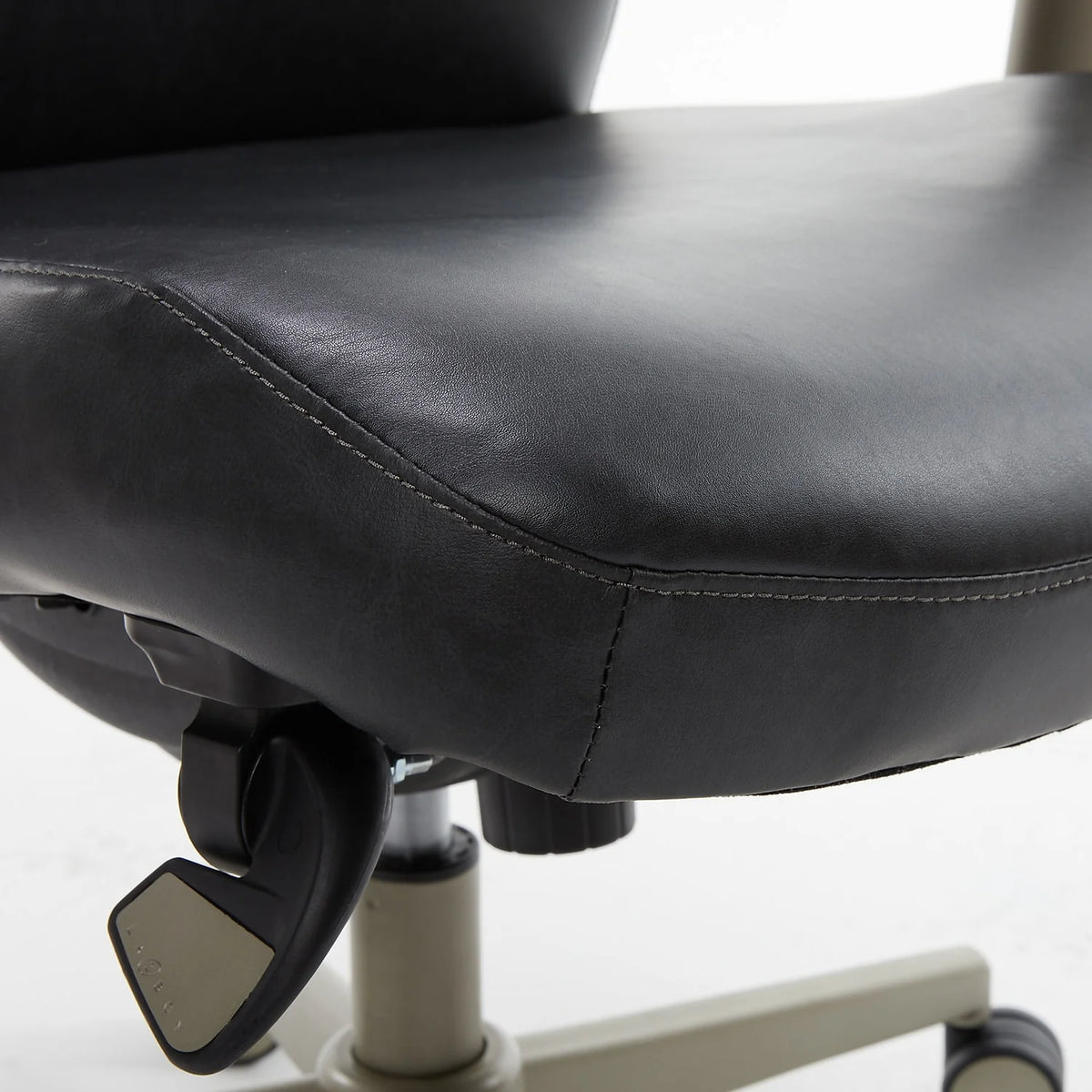 Black Faux Leather Ergonomic Swivel Executive Chair Q3137