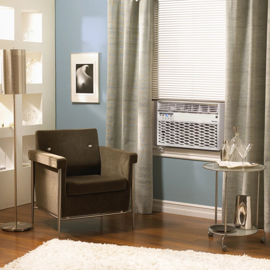 10000 BTU White Window AC O521