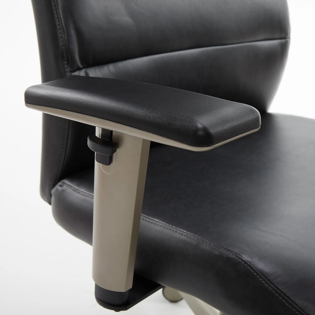 Black Faux Leather Ergonomic Swivel Executive Chair Q3137